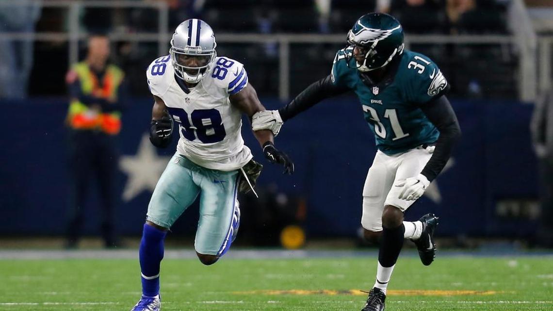 Dallas Cowboys’ Dez Bryant (88) runs a route as Philadelphia Eagles’ Byron Maxwell (31) defends Sunday, Nov. 8, 2015, in Arlington, Texas.