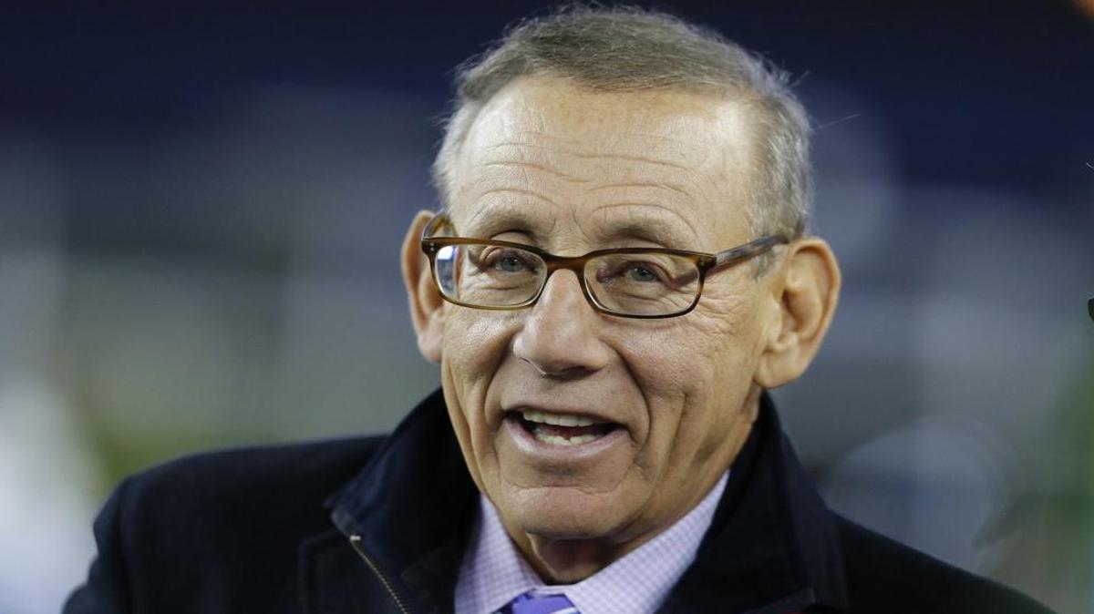 Dolphins owner Stephen Ross endorsed the team’s decision to take Laremy Tunsil.