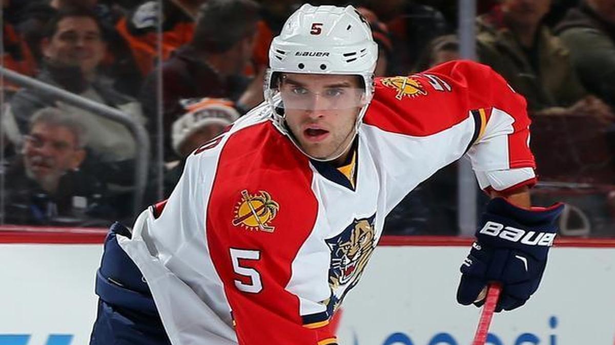 
Aaron Ekblad of the Florida Panthers looks to pass in the first period against the Philadelphia Flyers on December 18, 2014 at the Wells Fargo Center in Philadelphia. 
