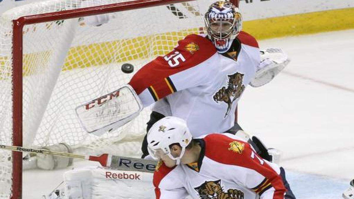 
Panthers goalie Al Montoya can’t stop this game-winning blast by Nikita Zadorov in overtime. 
