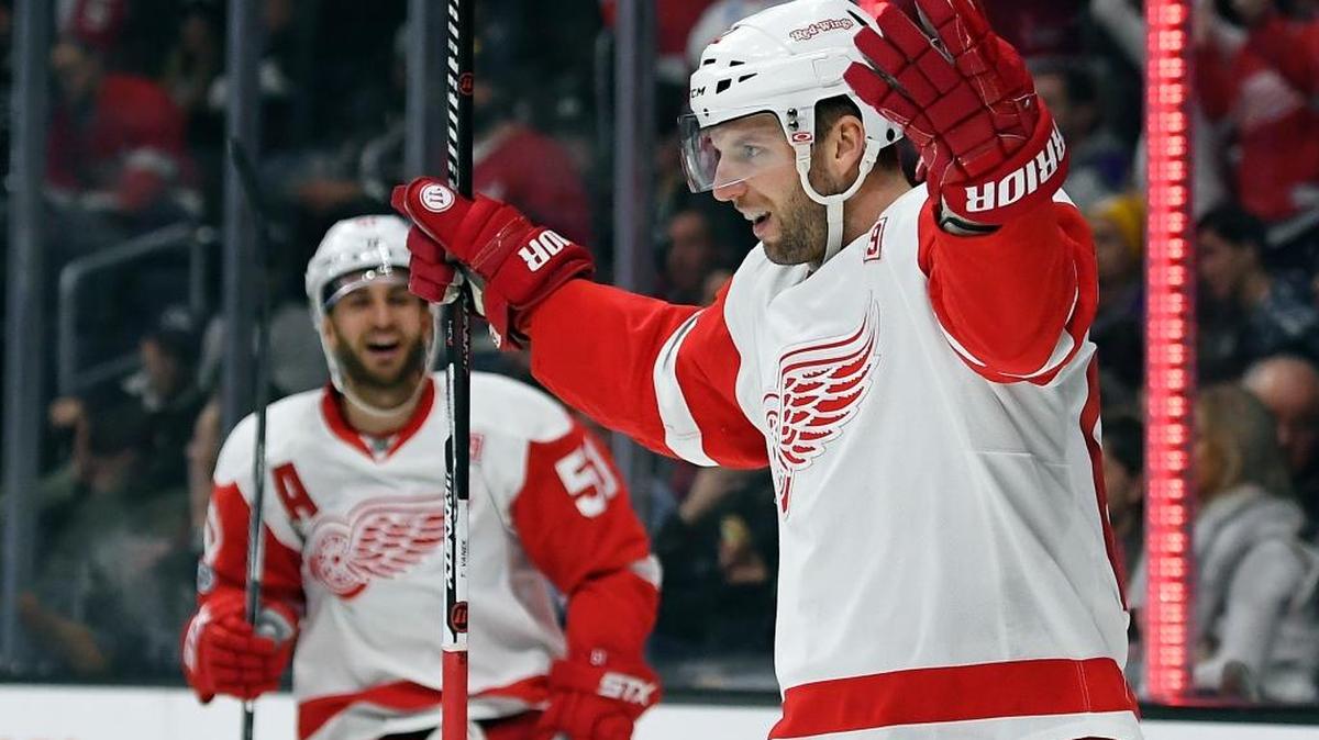 Thomas Vanek celebrates a goal for the Detroit Red Wings earlier this season. He was traded to the Panthers on Wednesday and joined them for practice Thursday in Philadelphia.