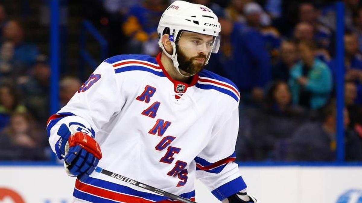 The Panthers signed pending unrestricted free agent defenseman Keith Yandle to a seven-year deal worth an average of $6.35 million per season.