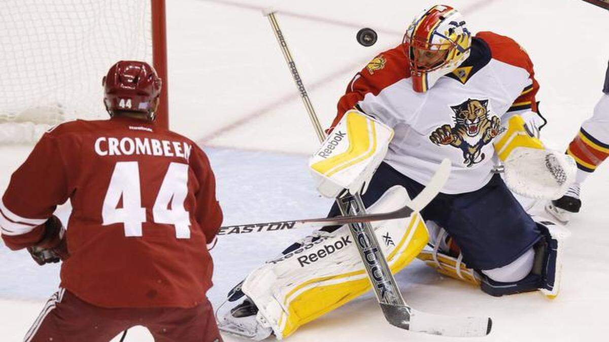 <cutline_leadin>Disallowed:</cutline_leadin> Arizona Coyotes’ B.J. Crombeen (44) appears to get the puck past Roberto Luongo, right, but the second-period score was waved off.