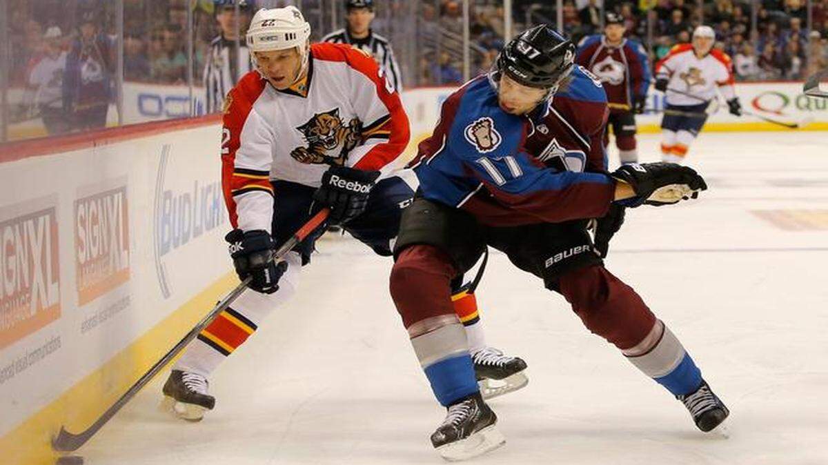 <cutline_leadin>Back home</cutline_leadin>: Shawn Thornton, left, joked about going to Boston: ‘I hope they don’t boo me out of there. I did some good work with the community.’