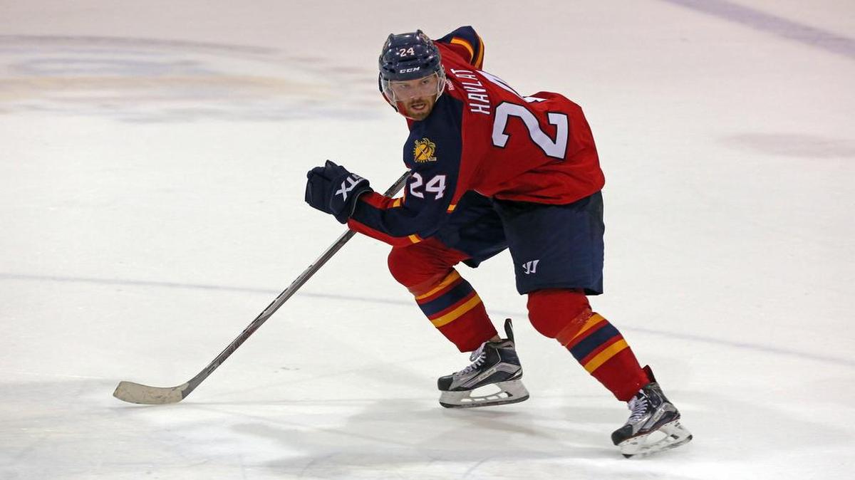 
Martin Havlat during first official practice for the Florida Panthers on Friday, September 18, 2015.
