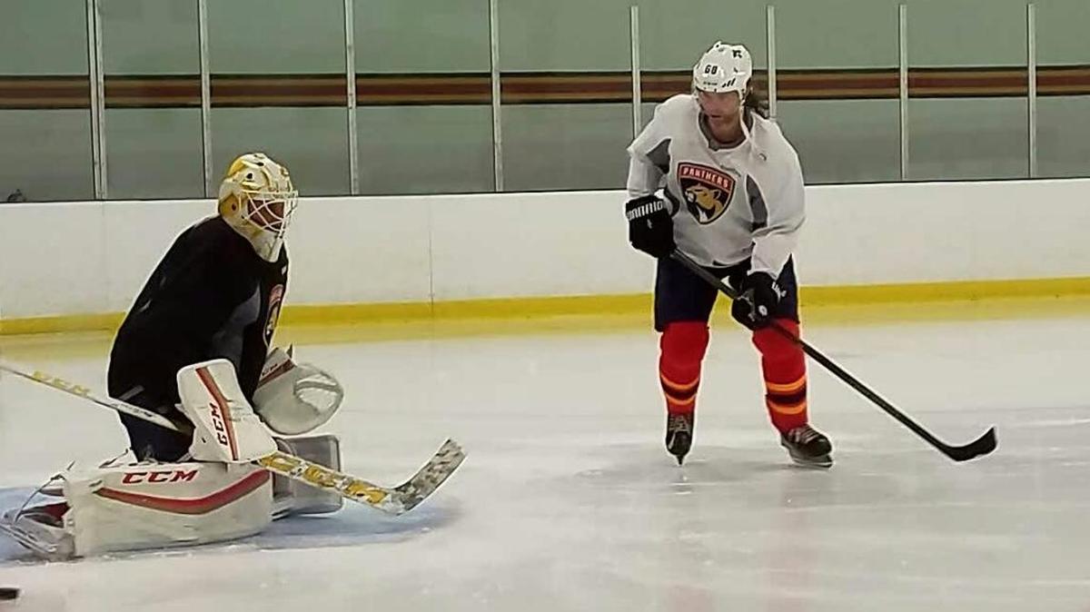 Jaromir Jagr works with goalie Roberto Luongo at the Florida Panthers IceDen in Coral Springs on Wednesday morning.