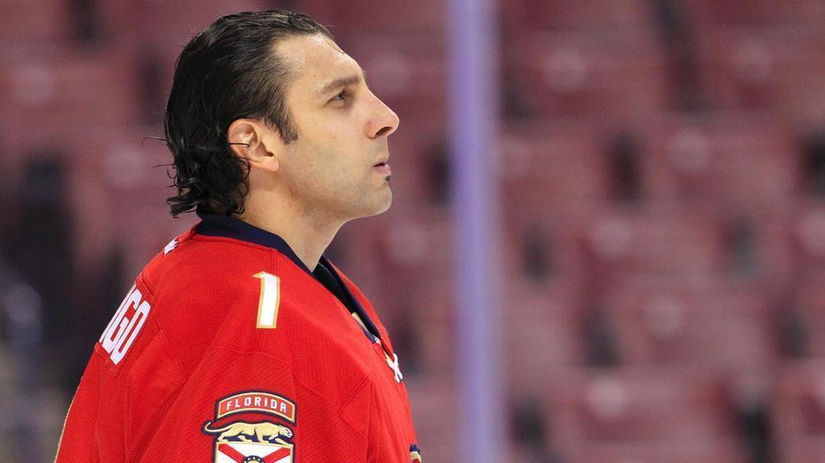 Minutes before the start of Thursday night’s game against the Washington Capitals, Roberto Luongo — the Florida Panthers’ star goalie — spoke to the fans at the BB&T Center about last week’s deadly shooting at Douglas High School in Parkland.
