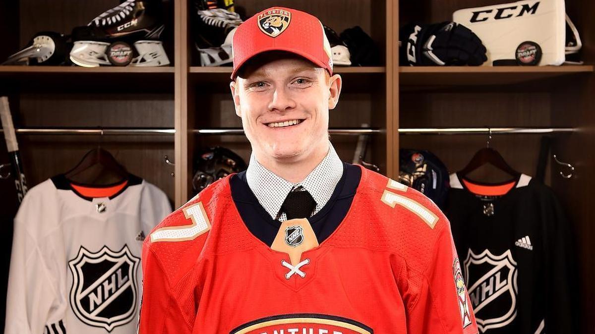 Owen Tippett was selected 10th overall by the Florida Panthers during the 2017 NHL Draft at the United Center on June 23.