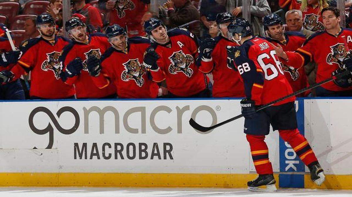 
Jaromir Jagr scored his 718th goal, fifth on the all-time list.
