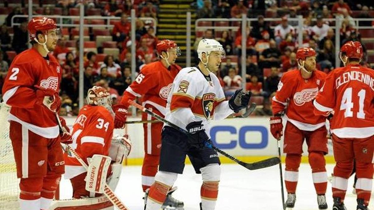 Colton Sceviour scores one of his three goals Sunday against the Detroit Red Wings — the first Florida Panthers’ hat trick since 2013.