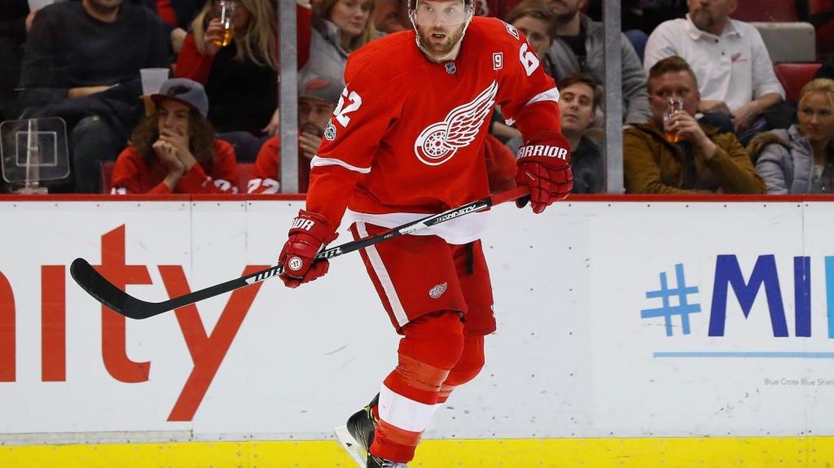 Thomas Vanek was traded from the Detroit Red Wings to the Florida Panthers on Wednesday just before the NHL trade deadline.