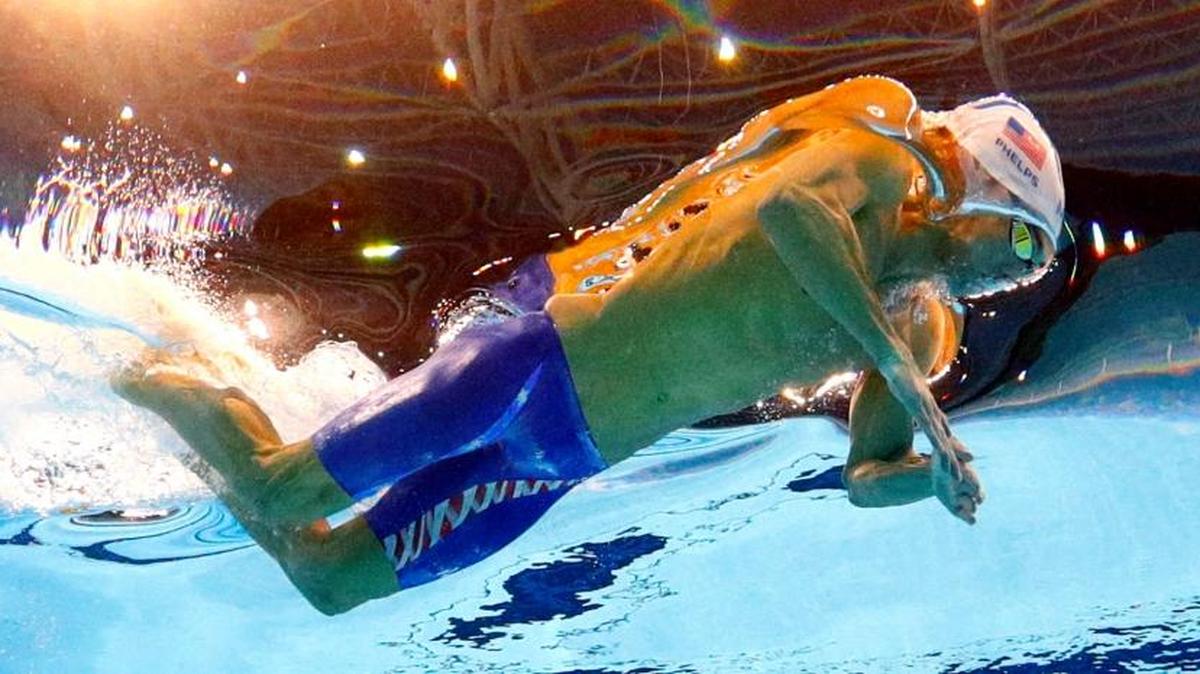 Michael Phelps of the United States competes in a heat of the men’s 200-meter individual medley during Wednesday’s competition at the Summer Olympics in Rio de Janeiro.
