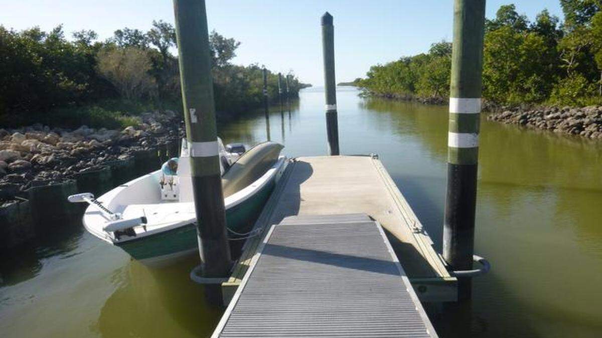 
A floating dock has been built at the Homestead Canal Dam near Cape Sable, where anglers can tie up powerboats and paddle into the park’s no-motor zone.
