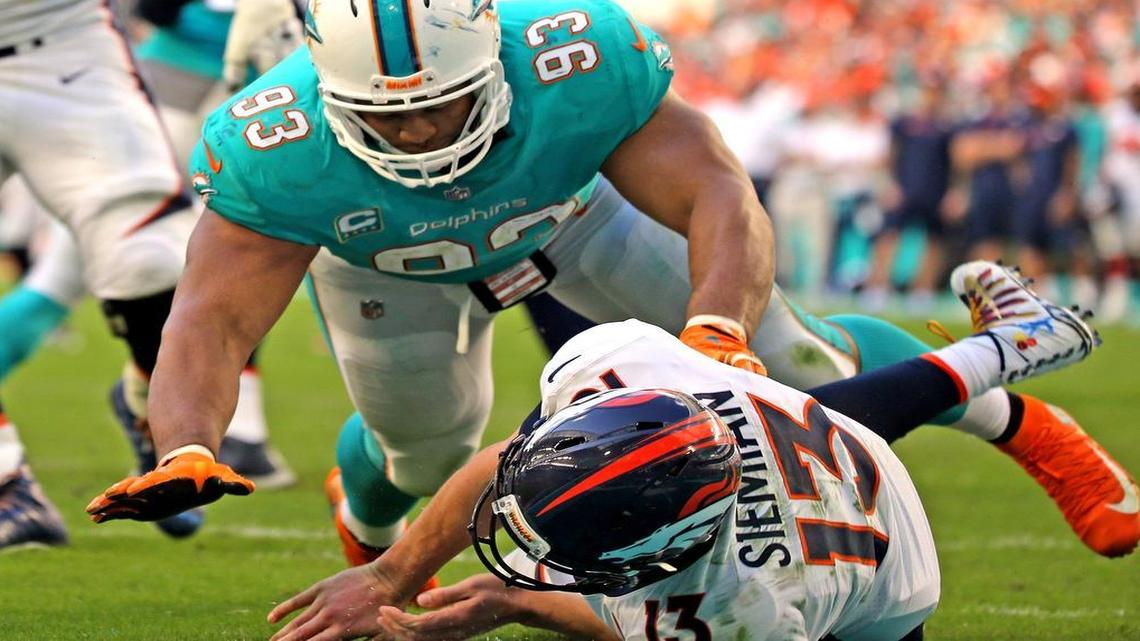 Miami Dolphins defensive tackle Ndamukong Suh believes the team has a shot to make the playoffs.