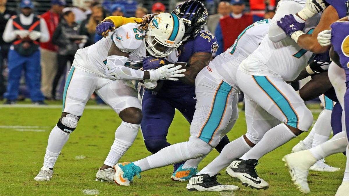 Miami Dolphins running back Jay Ajayi is now a Philadelphia Eagle.