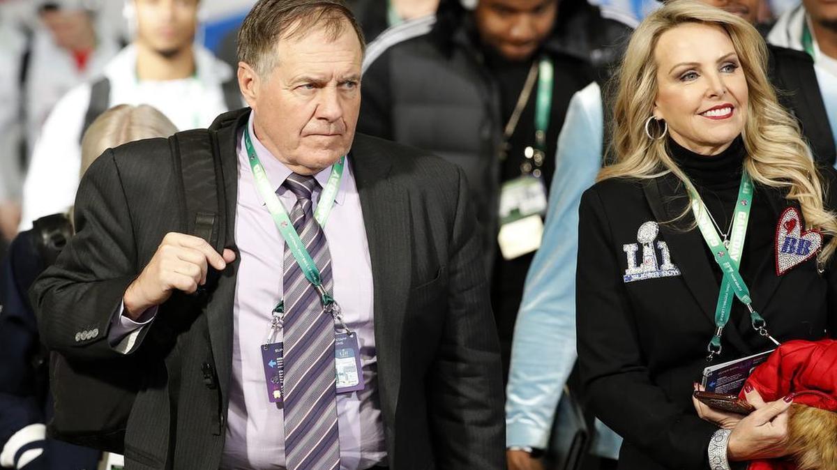 New England Patriots head coach Bill Belichick and girlfriend Linda Holliday arrive Super Bowl 52 Sunday afternoon.
