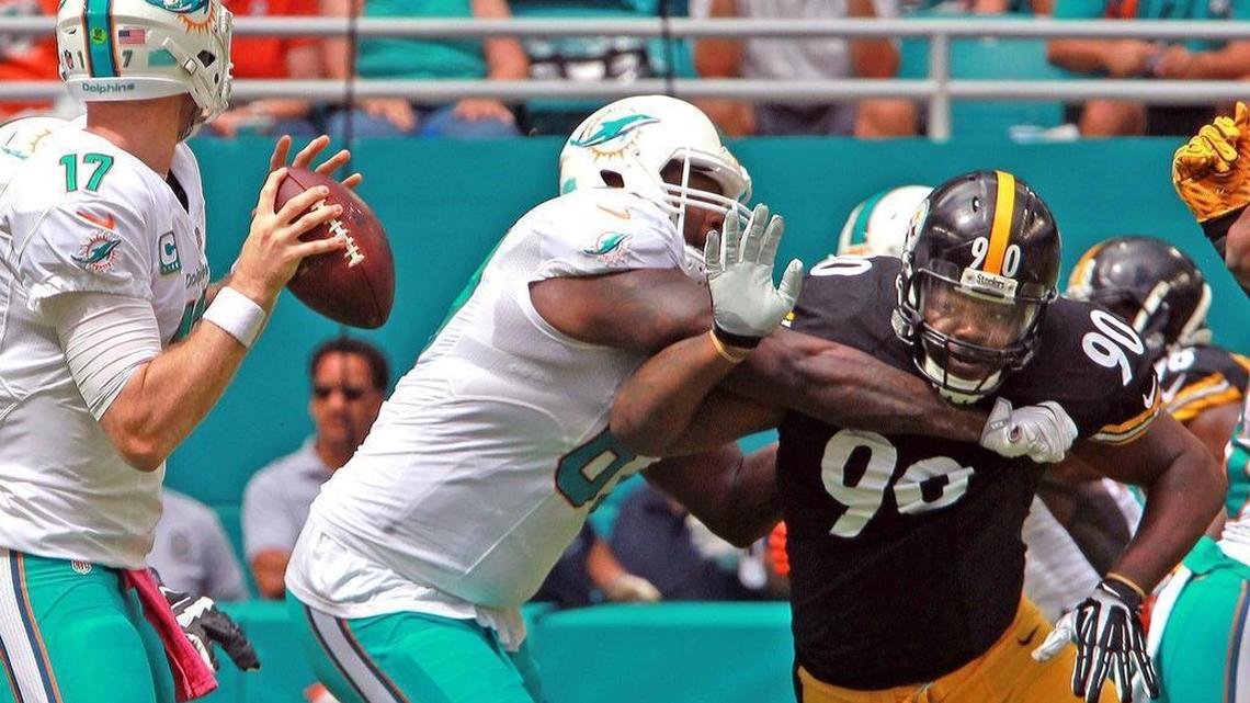 Moving Larmey Tunsil, here blocking Pittsburgh Steelers Ricardo Mathews last season, from left guard to left tackle has created a hole for the Miami Dolphins at guard.
