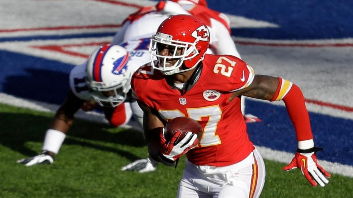 The Dolphins passed on signing Sean Smith, who signed with the Raiders.