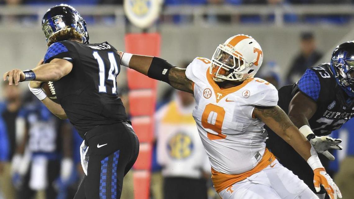 Tennesse edge rusher Derek Barnett broke Reggie White’s sack record at the school.