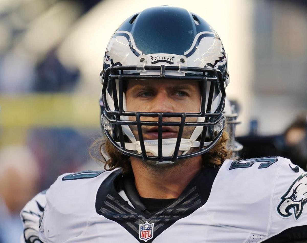 Dolphins linebacker Kiko Alonso played for the Philadelphia Eagles in 2015.