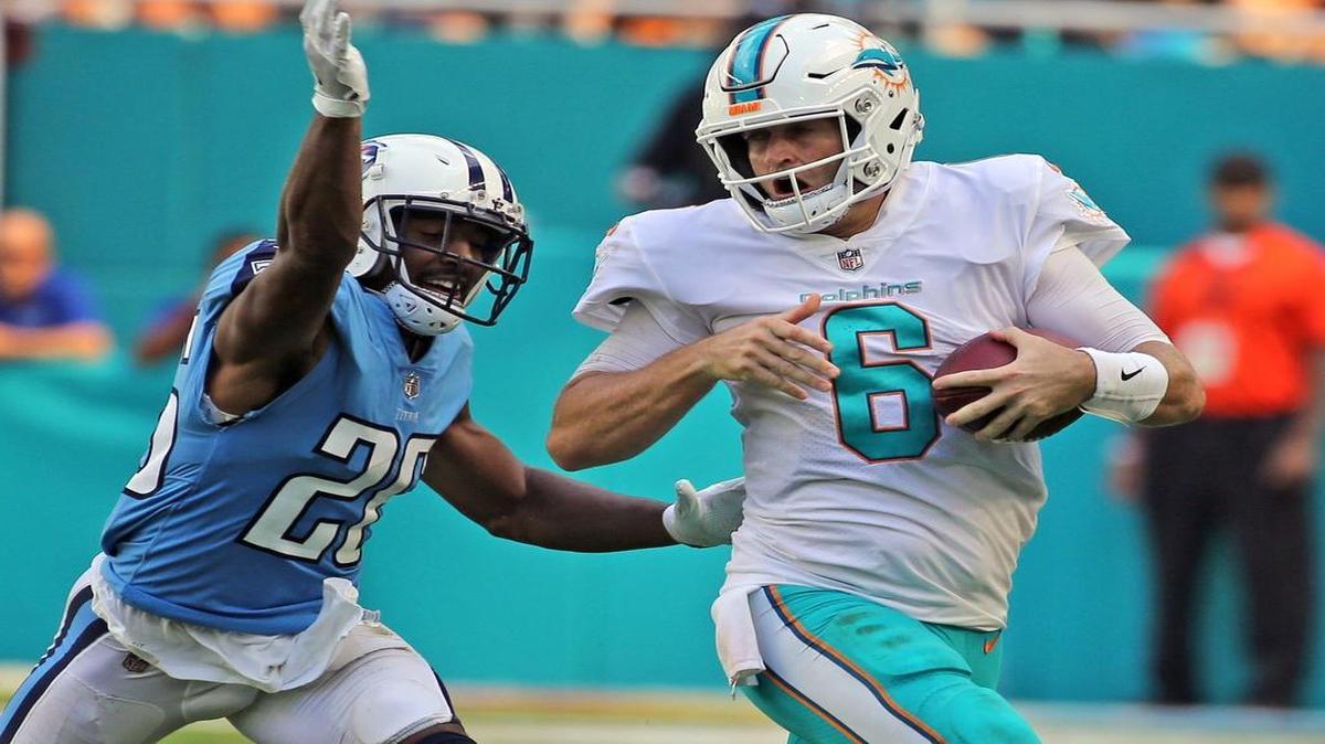Miami Dolphins quarterback Jay Cutler seems headed to a one-year stay with the Dolphins unless he and the rest of the offense improve drastically.