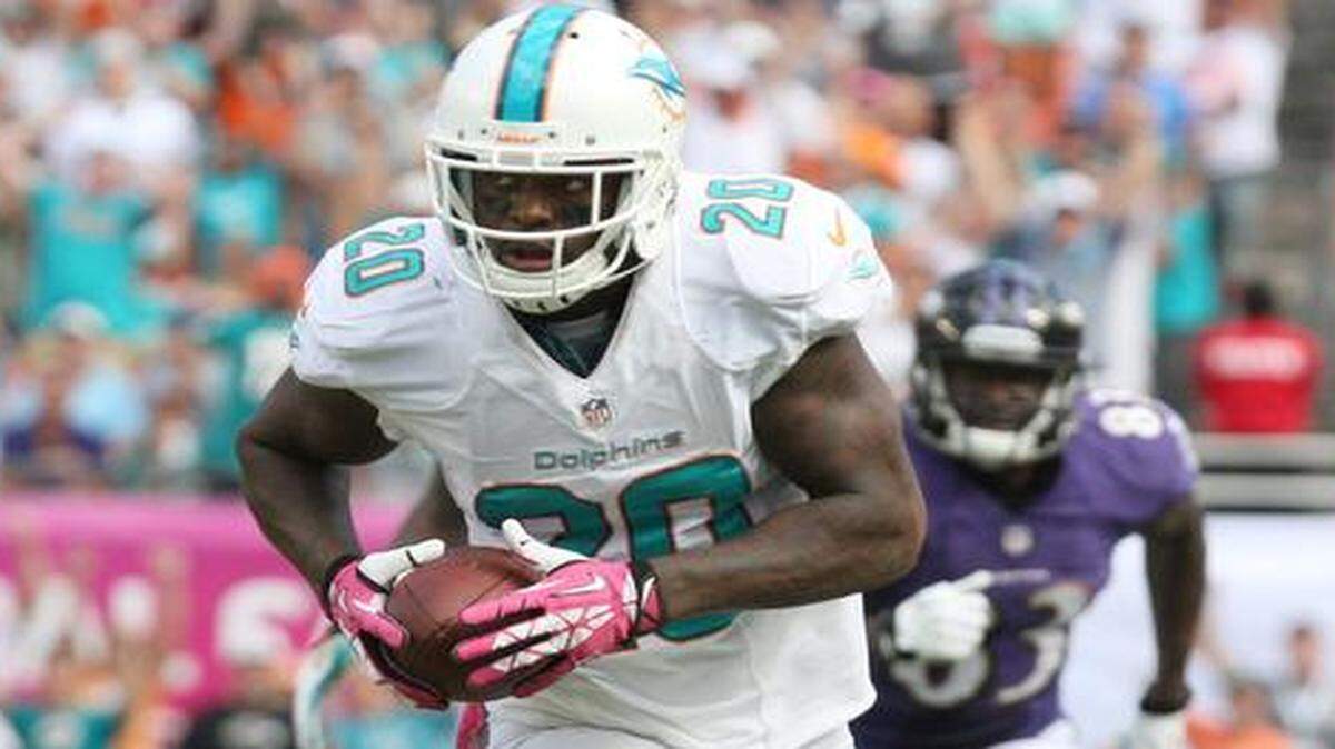 
Miami Dolphins safety Reshad Jones will play against Green Bay on Sunday, Oct. 12, 2014 following a four-game suspension. 
