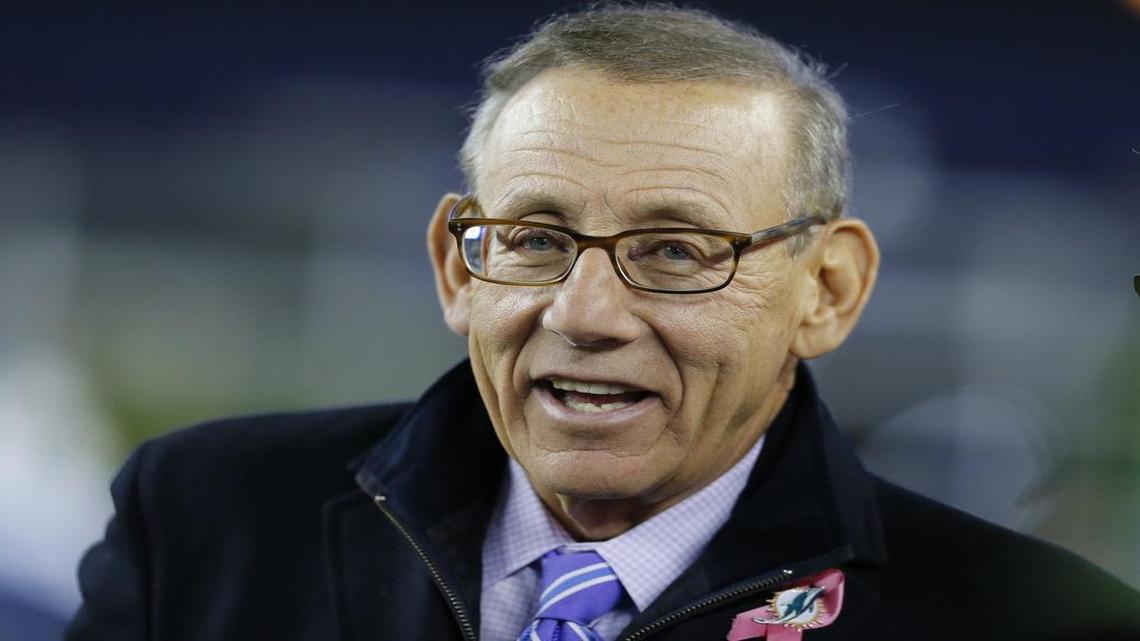 Dolphins owner Stephen Ross is hosting is hosting 16 of his players in a weeklong business program aimed at preparing them for post-career opportunities.