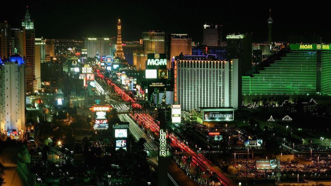 Las Vegas bookmakers don’t love the Dolphins chances in 2017.