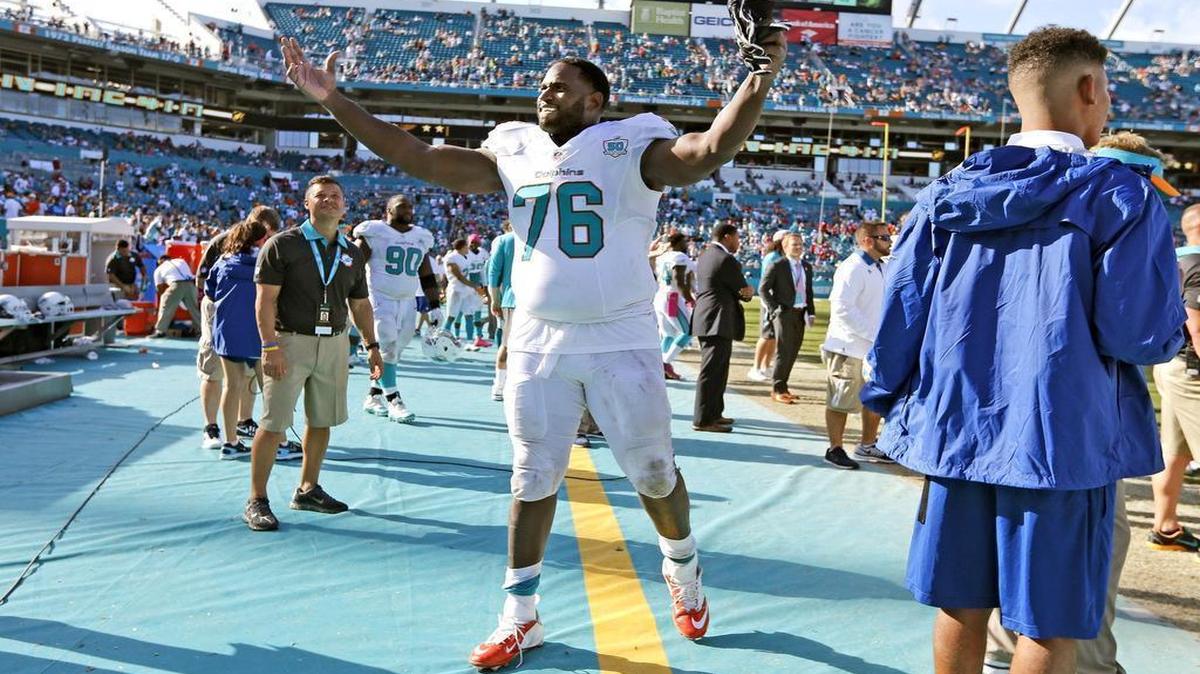 Miami Dolphins offensive tackle Branden Albert has been playing the last few weeks with a surgically repaired wrist but is not expected to rest against the New England Patriots in the season-finale.