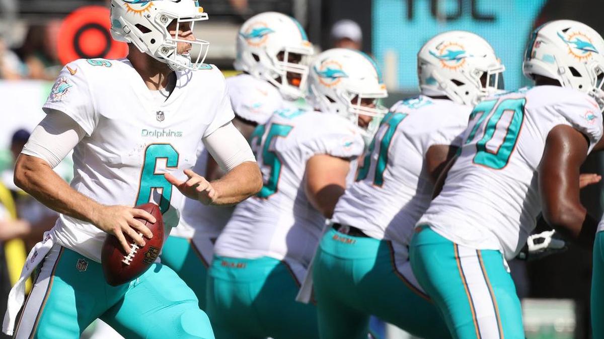 Miami Dolphins quarterback Jay Cutler seemed to have gotten some good protection at least on this quick pass in the third quarter of the Dolphins loss to the New York Jets.