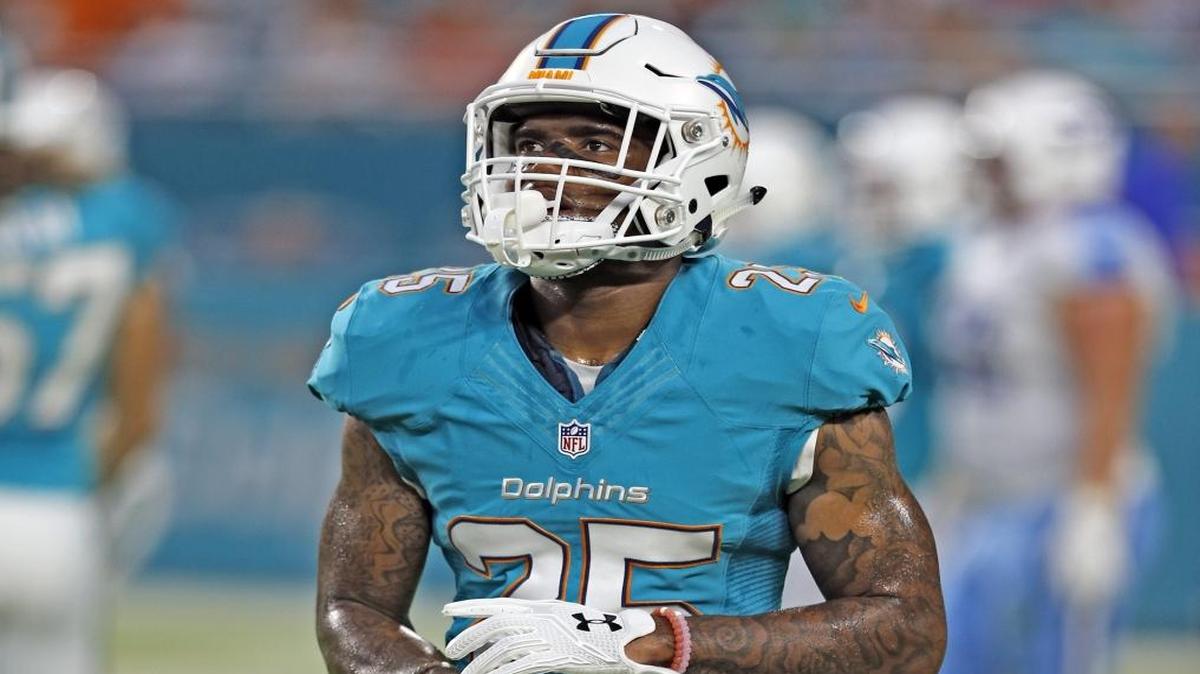 Miami Dolphins cornerback Xavien Howard (25) walks off the field in the second quarter as the Miami Dolphins host the Tennessee Titans at Hard Rock Stadium on Thurs., Sept. 1, 2016.