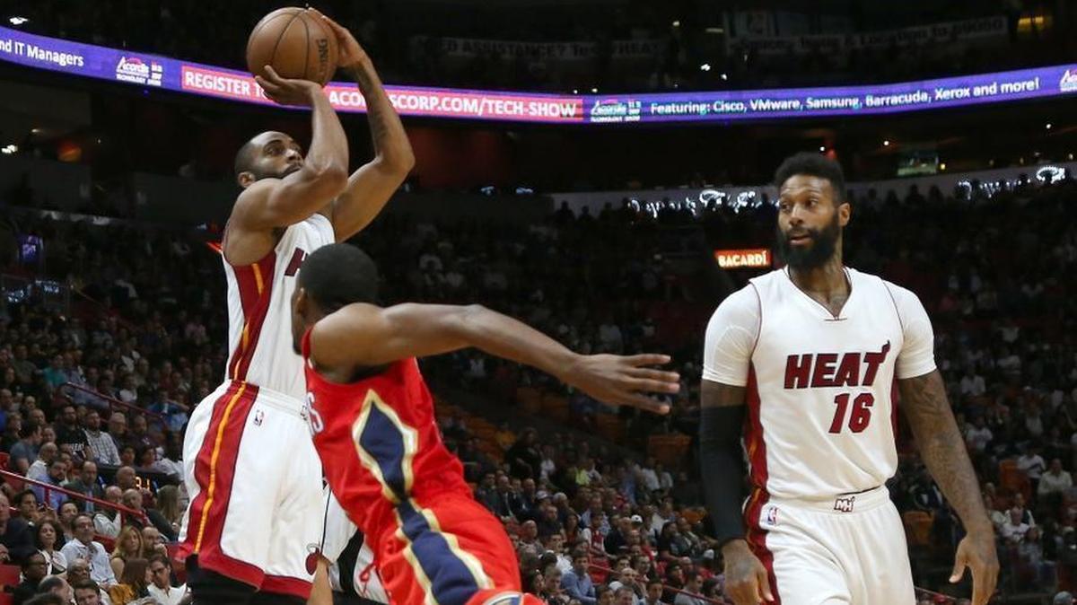 Miami Heat guard Wayne Ellington hits a three pointer against the New Orleans Pelicans in a game last year.