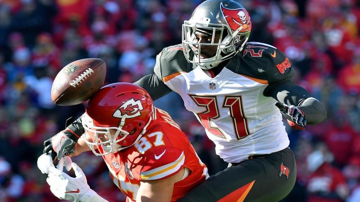 Tampa Bay Buccaneers cornerback Alterraun Verner breaks up a pass intended for Kansas City Chiefs tight end Travis Kelce in the third quarter on Sun., Nov. 20, 2016 at Arrowhead Stadium, in Kansas City, Mo.