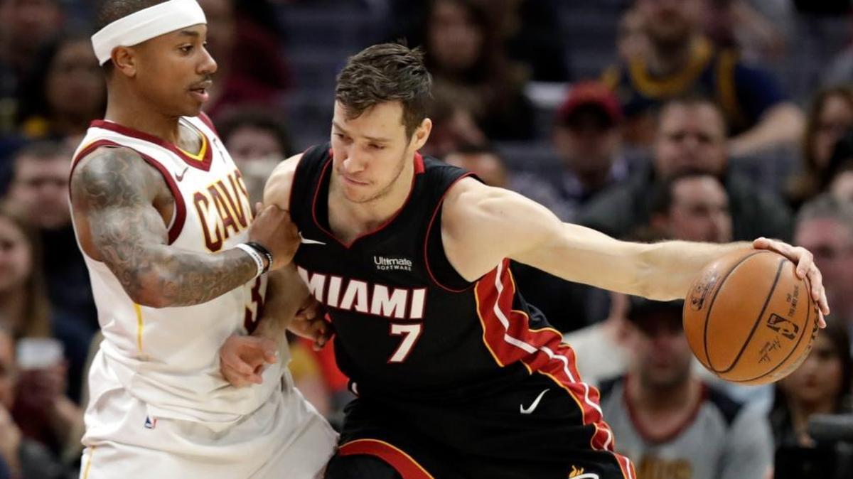 Miami Heat guard Goran Dragic (7), drives past Cleveland Cavaliers guard Isaiah Thomas (3) in Wednesday’s win. Dragic outplayed Thomas in the point guard matchup. (AP Photo/Tony Dejak)