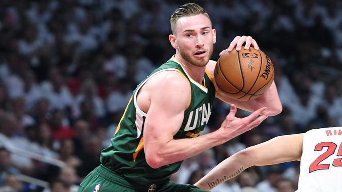 Gordon Hayward of the Utah Jazz gets a pass off in front of Los Angeles Clippers' Chris Paul in Game 7 of the first round of the NBA Western Conference playoffs on Sun., April 30, 2017 at the Staples Center in Los Angeles, Calif. The Miami Heat are reportedly interested in Hayward in free agency.