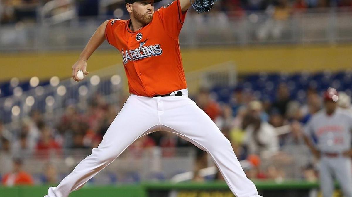 Marlins' pitcher Dan Straily throws a pitch in the second inning as the Mami Marlins host the Cincinnati Reds on Sunday, July 30, 2017.