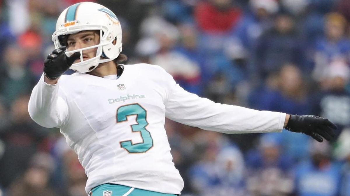Miami Dolphins kicker Andrew Franks (3) as the Buffalo Bills host the Miami Dolphins at New Era Field in Orchard Park, NY on Sat., Dec. 24, 2016.