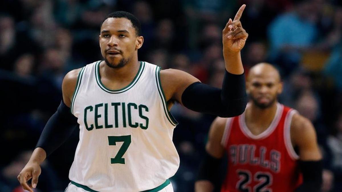 Veteran free agent forward Jared Sullinger met with Heat president Pat Riley in recent days as he begins the process of looking for a new team, agent David Falk said by phone on Monday.