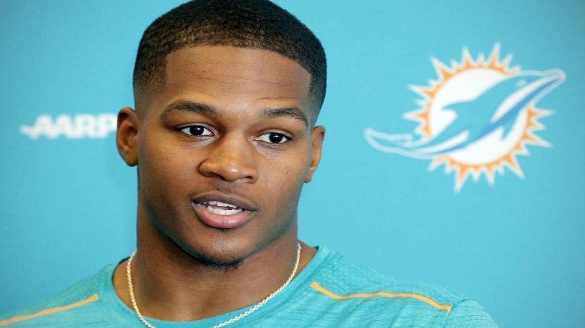 Miami Dolphins Raekwon McMillan, linebacker, speaks to the media at Miami Dolphins minicamp at the Dolphins training facility in Davie on Fri., May 5, 2017.