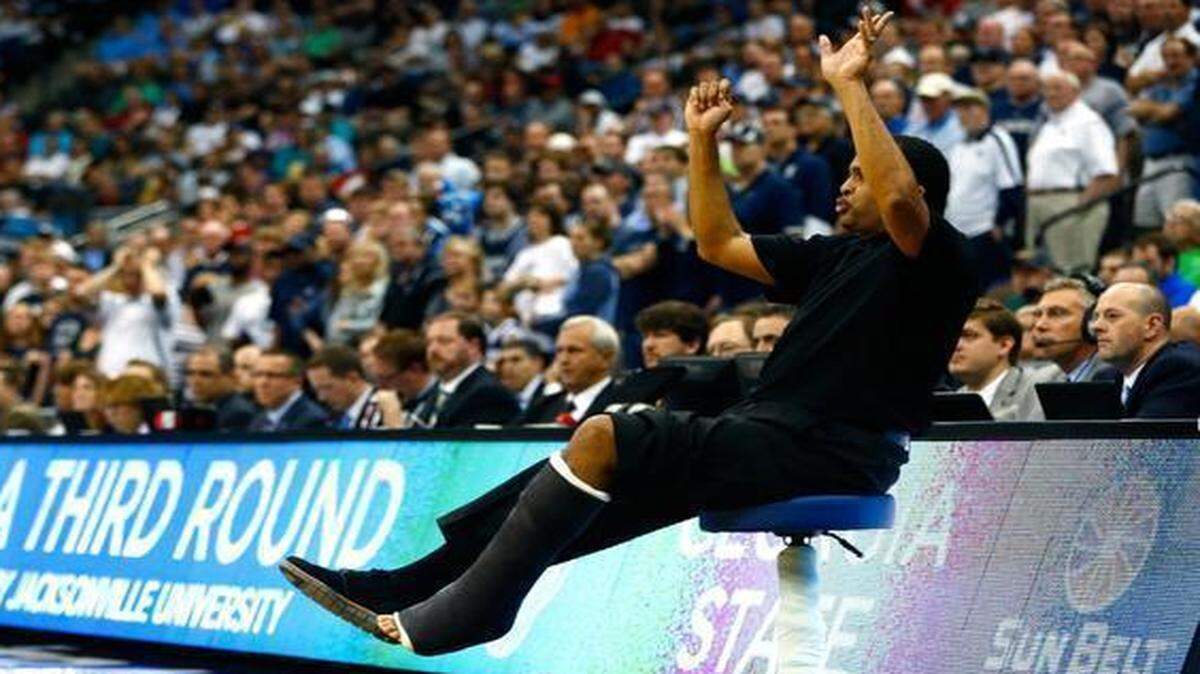 
Georgia State coach Ron Hunter reacts during a loss to Xavier Musketeers in the NCAA Tournament on March 21, 2015 in Jacksonville, Florida. 
