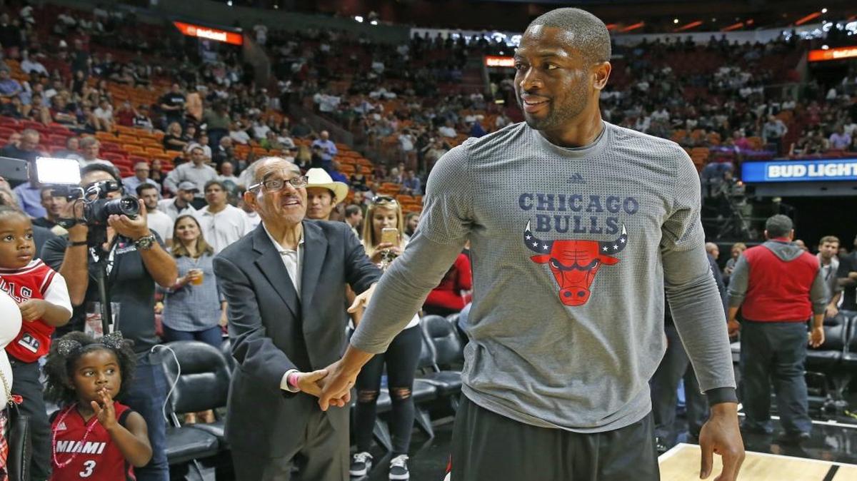 Dwyane Wade with fans and his agent Henry Thomas as the Miami Heat hosts the Chicago Bulls and Dwyane Wade returns to AmericanAirlines Arena on Thurs., Nov. 10, 2016.
