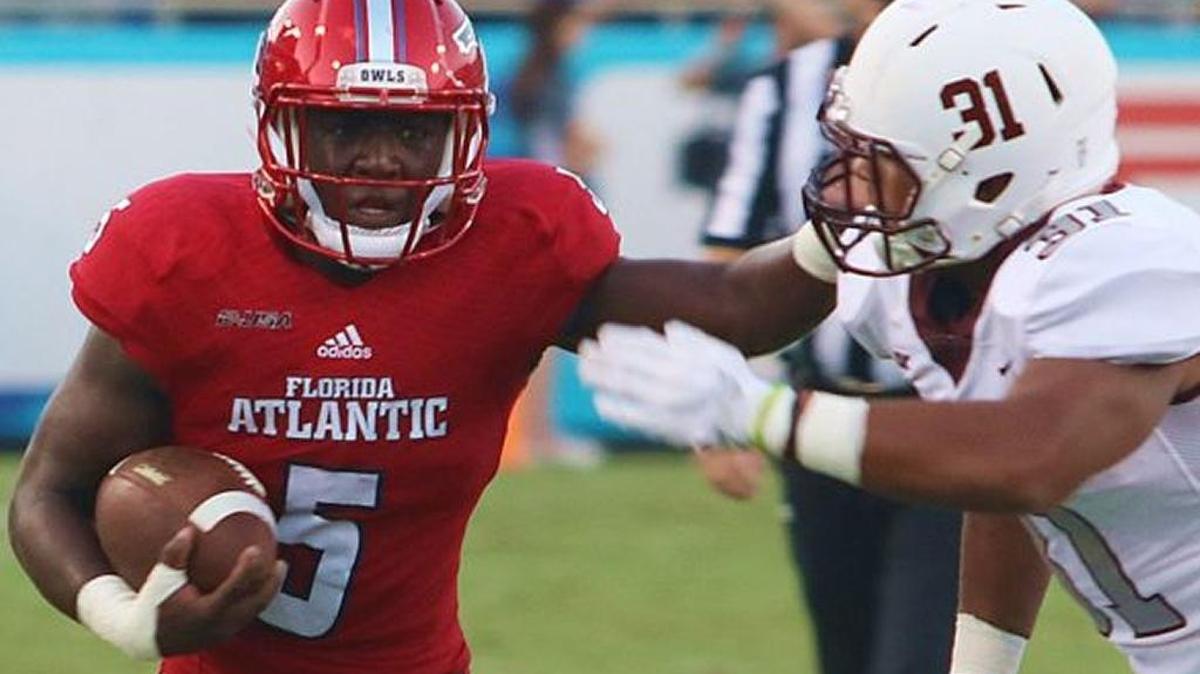 FAU’s Devin Singletary has catapulted to fopurth place in the Herald’s state-colleges Offensive Player of the Year rankings behind Miami’s Malik Rosier and two others.