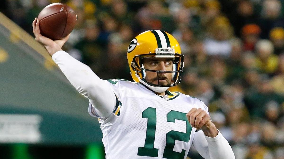 Green Bay Packers quarterback Aaron Rodgers throws a pass during the first half of an NFL football game against the Chicago Bears on Thursday, Oct. 20, 2016, in Green Bay, Wis.