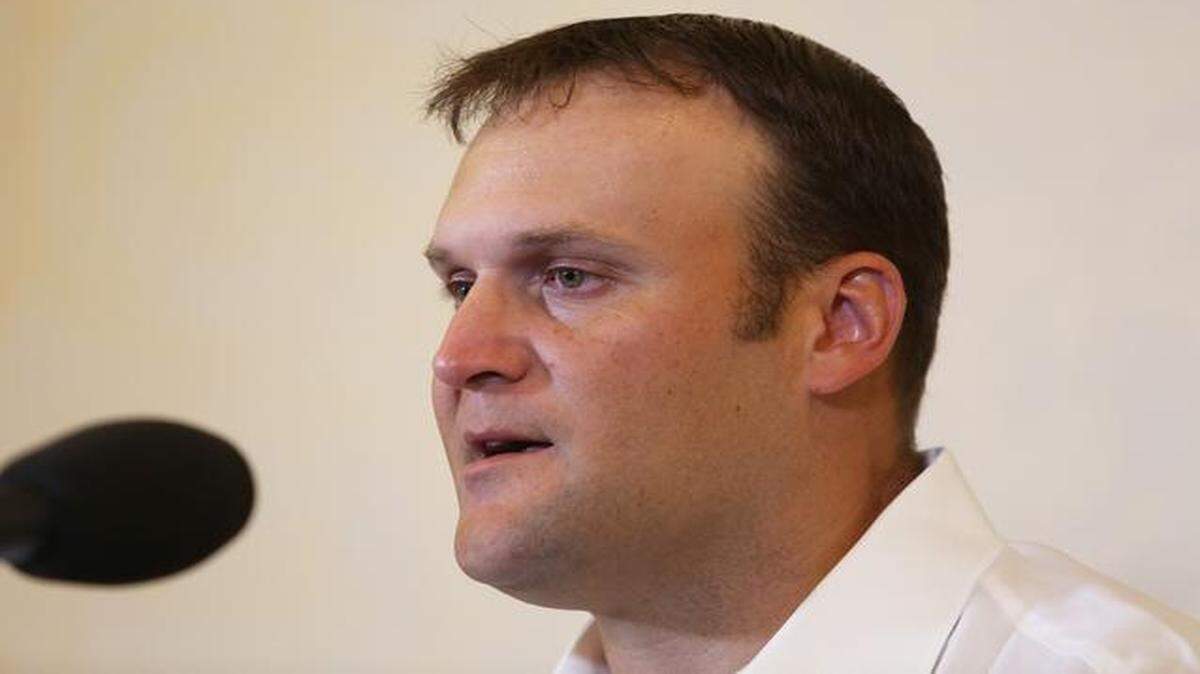 
Former Miami Dolphins fullback Rob Konrad talks about his ordeal at sea during a news conference in Plantation on Monday, Jan. 12, 2015. 
