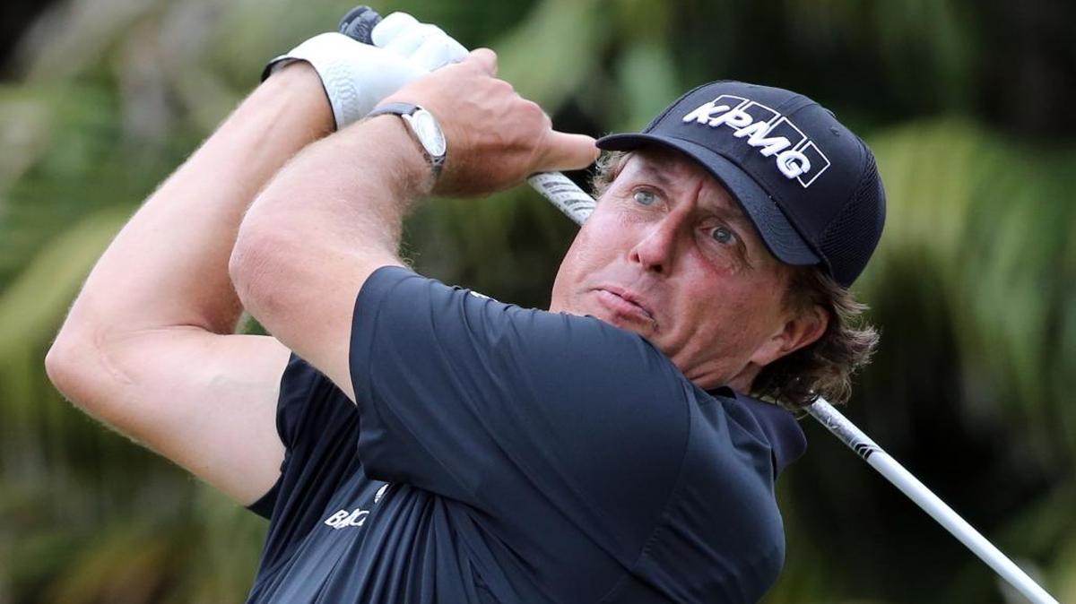 Phil Mickelson drives the ball on the 17th tee in the first round of the WGC-Cadillac Championship at Trump National Doral in Miami, Florida, on Thursday, March 3, 2016.