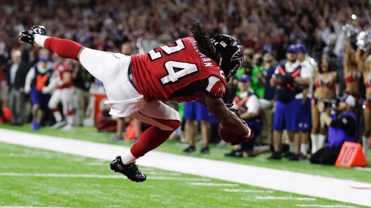 High-flying Falcons running back Devonta Freeman (from Miami Central High) will be able to run on the Rams defense and lead NFL Wild-Card Weekend’s only upset, predicts Greg Cote.