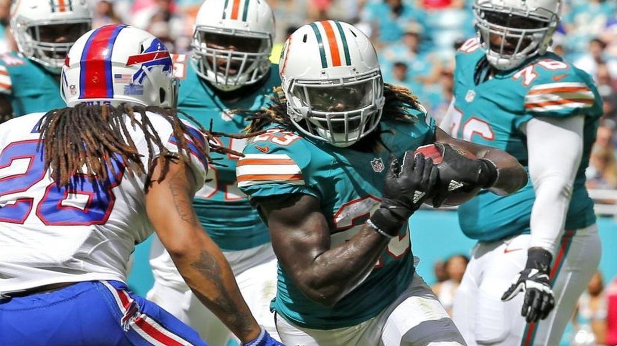 The two consecutive 200-yard rushing performances by Dolphins running back Jay Ajayi could be an indication that the franchise is taking on a new identity. Sunday’s game against the rival Jets is an opportunity to further develop it.