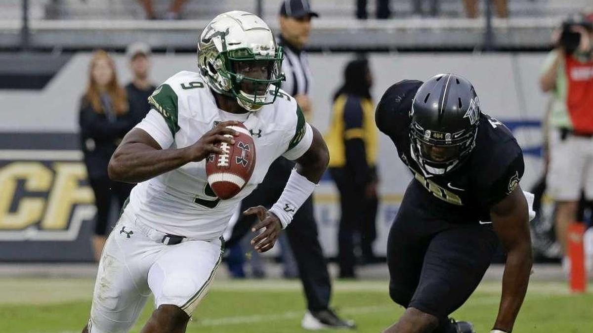 South Florida quagterback Quinton Flowers, in action Friday vs. UCF, is headed toward state-college offensive player of the year honors.