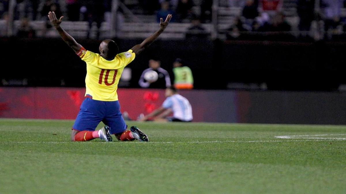 
Ecuador's Walter Ayovi celebrates after his teammate Felipe Caicedo scored a goal against Argentina during a 2018 World Cup qualifying soccer match in Buenos Aires, Argentina, Thursday, Oct. 8, 2015. Ecuador won the match 2-0.
