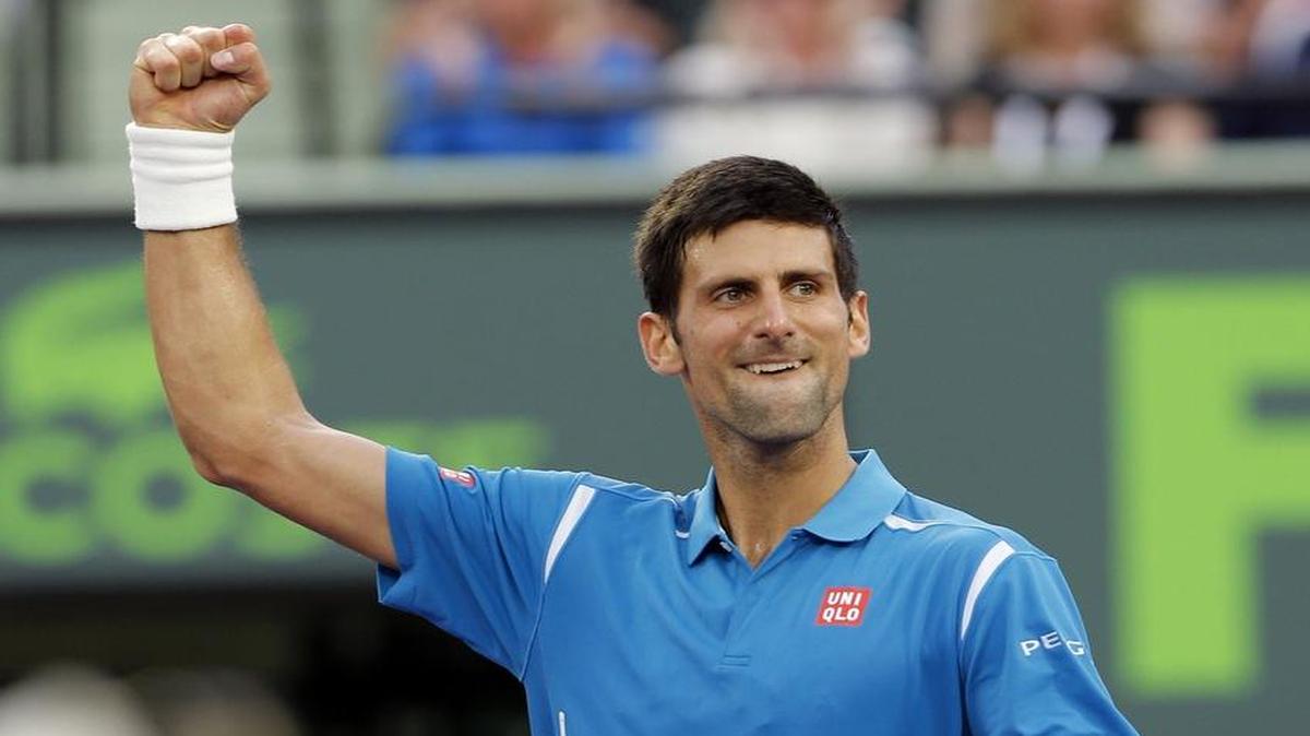 Novak Djokovic, who has won five Miami Opens, defeated up-and-comer Dominic Thiem in straight sets Tuesday to advance to the quarterfinals.